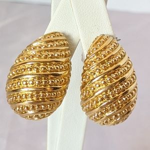 Vintage Gold Napier Tear Drop Egg Clip Earrings